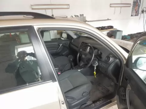 Toyota RAW-4 2003 m., 4 nuotrauka