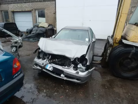 Mercedes-Benz CLK-209 2003 m., 2 nuotrauka