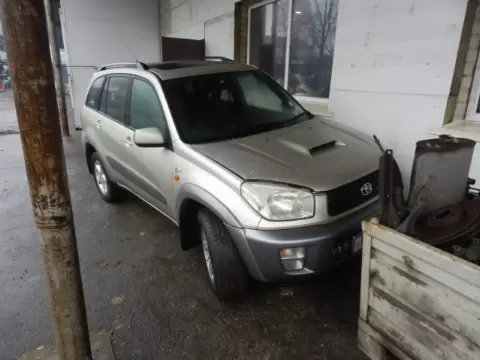 Toyota RAW-4 2002 m.