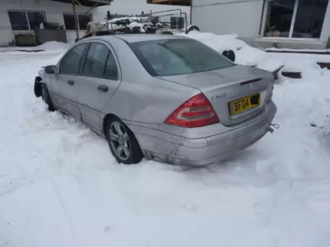 Mercedes-Benz C-203 2003 m.