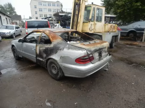Mercedes-Benz CLK-208 2000 m.