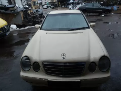Mercedes-Benz E-210 2002 m., 2 nuotrauka