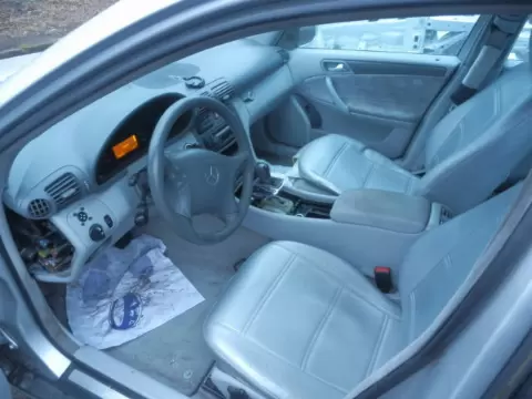 Mercedes-Benz C-203 2001 m.