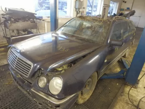 Mercedes-Benz E-210 1997 m., 3 nuotrauka