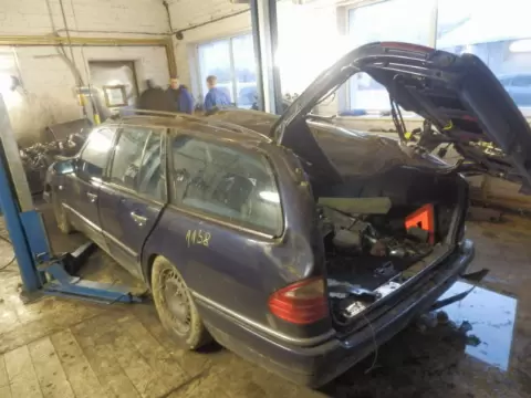 Mercedes-Benz E-210 1997 m., 5 nuotrauka