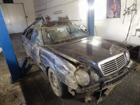 Mercedes-Benz E-210 1997 m., 6 nuotrauka