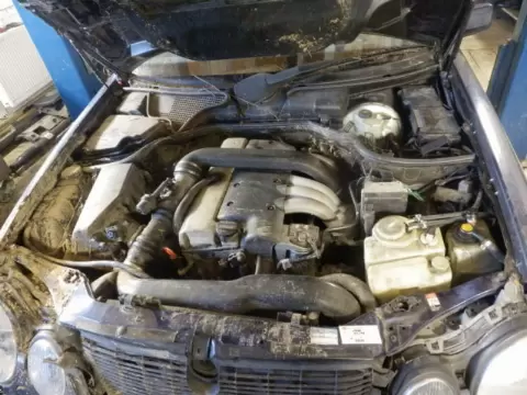 Mercedes-Benz E-210 1997 m., 7 nuotrauka