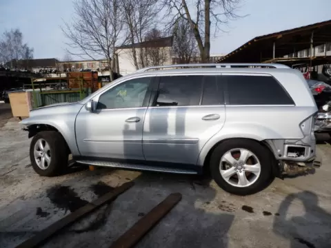 Mercedes-Benz GL 2010 m., 2 nuotrauka
