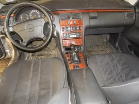 Mercedes-Benz E-210 1998 m., 4 nuotrauka
