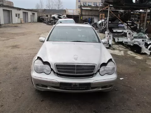 Mercedes-Benz C-203 2002 m., 2 nuotrauka