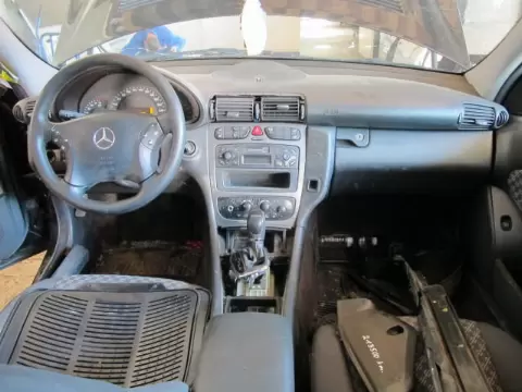 Mercedes-Benz C-203 2001 m.