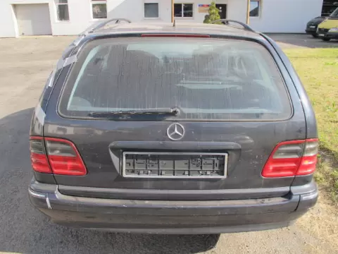 Mercedes-Benz E-210 1999 m., 3 nuotrauka