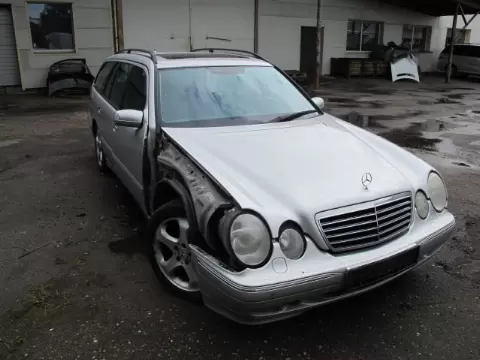 Mercedes-Benz E-210 2002 m.