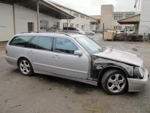 Mercedes-Benz E-210 2002 m., 3 nuotrauka
