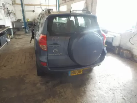Toyota RAW-4 2006 m.