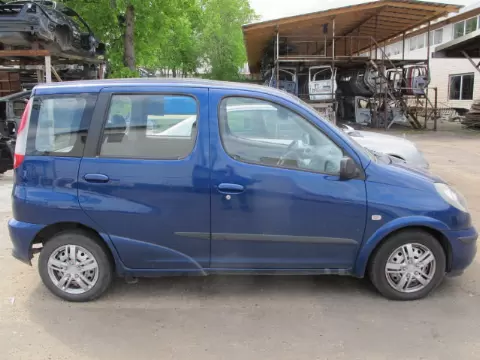 Toyota Yaris verso 2000 m., 3 nuotrauka