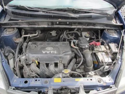 Toyota Yaris verso 2000 m., 8 nuotrauka