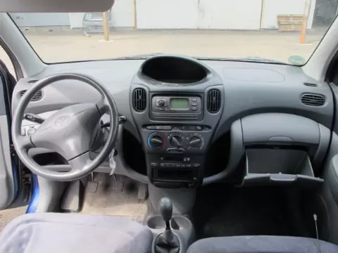 Toyota Yaris verso 2000 m., 5 nuotrauka