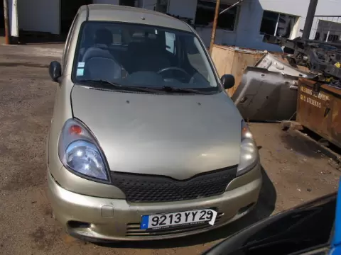 Toyota Yaris verso 2000 m., 7 nuotrauka