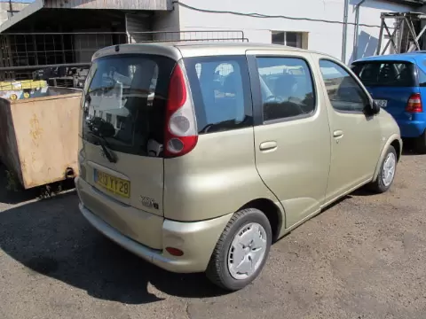 Toyota Yaris verso 2000 m., 9 nuotrauka