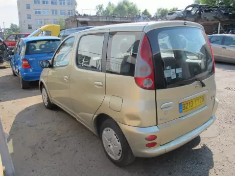 Toyota Yaris verso 2000 m., 6 nuotrauka