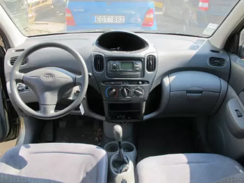 Toyota Yaris verso 2000 m., 10 nuotrauka