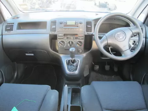 Toyota Corola verso 2002 m., 5 nuotrauka