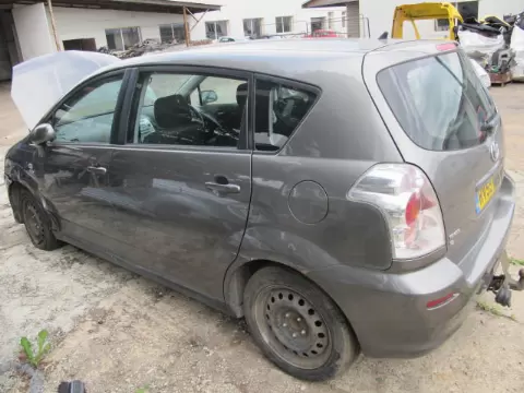 Toyota Corola verso 2005 m., 4 nuotrauka