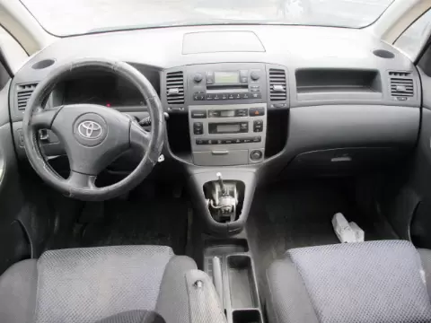 Toyota Corola verso 2003 m., 8 nuotrauka