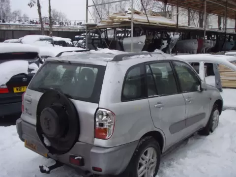 Toyota RAW-4 2002 m., 2 nuotrauka